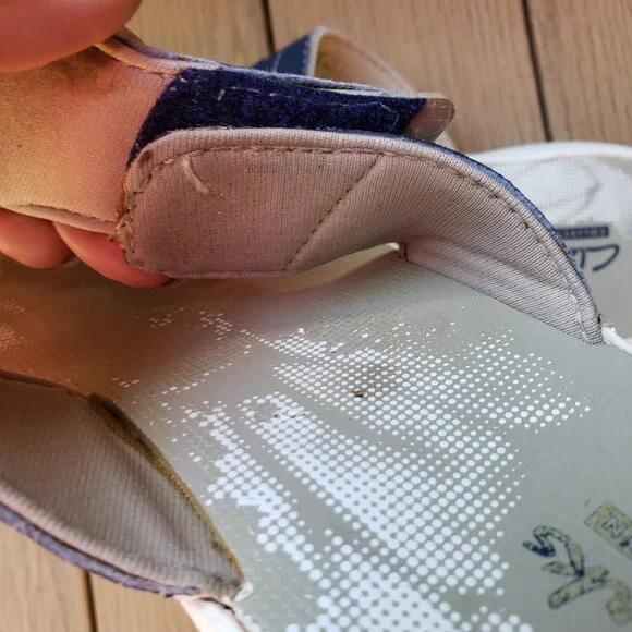 EUC CLARKS Collection Contoured Velcro Closure Thong Sandals blue canvas (8) - Picture 7 of 8